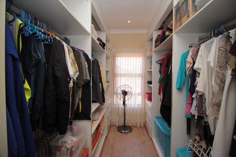 5 Bedroom Property for Sale in Fraaiuitsig Western Cape